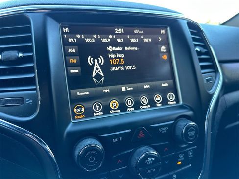 Used 2018 Jeep Grand Cherokee Altitude image 22