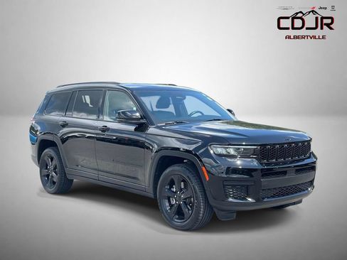 Used 2021 Jeep Grand Cherokee L Laredo RWD image 1