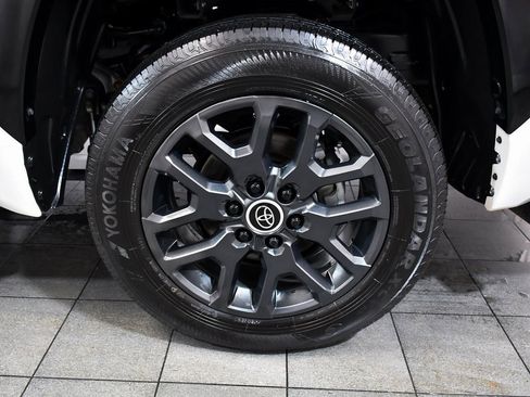 Used 2024 Toyota Tundra Platinum image 9