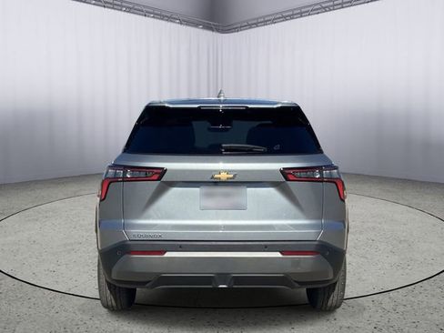 Used 2025 Chevrolet Equinox LT FWD image 8