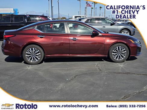 Used 2023 Nissan Altima 2.5 SV FWD image 8