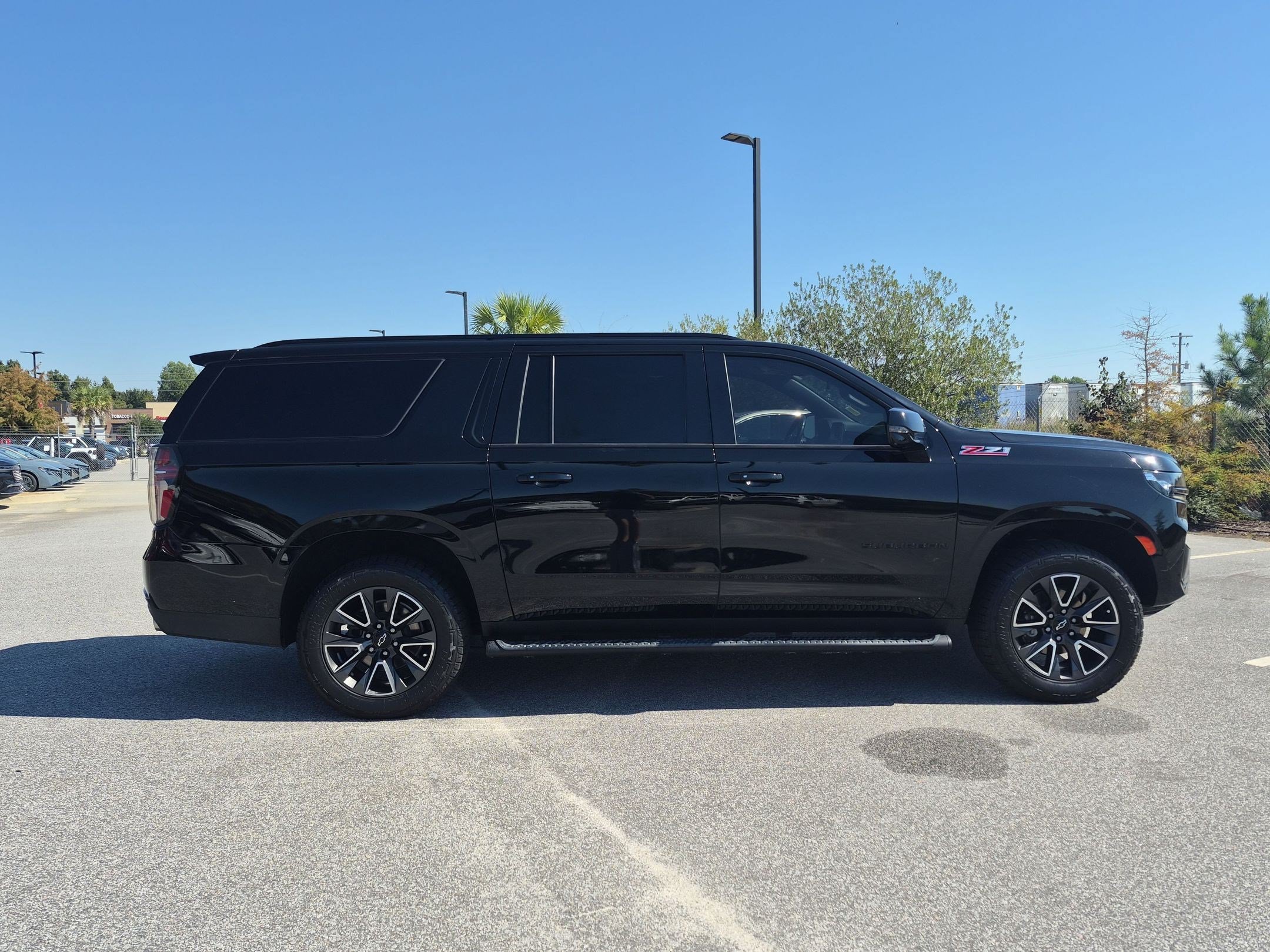 Used 2022 Chevrolet Suburban Z71 w/ Off-Road Capability Package AWD/4WD image 2