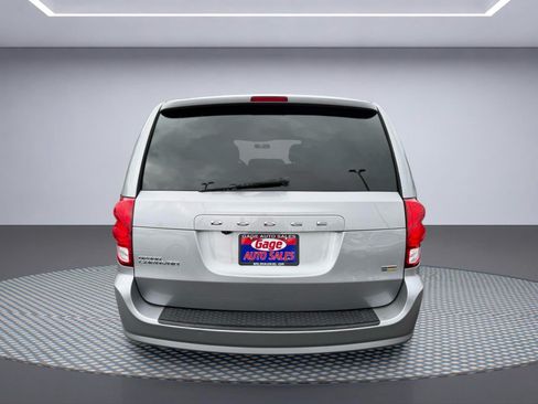 Used 2018 Dodge Grand Caravan SE FWD image 5