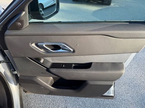 Used 2024 Land Rover Range Rover Velar S image 27