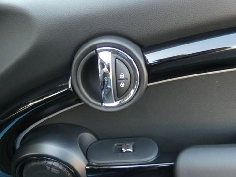 Used 2022 MINI Cooper SE image 34