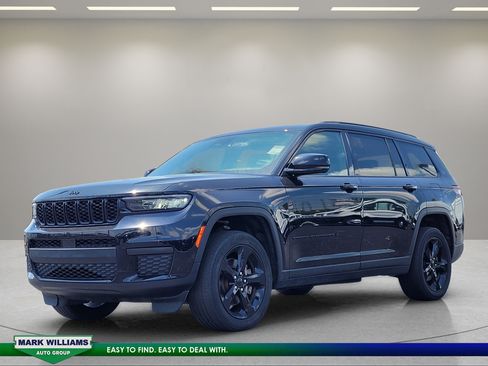 Used 2023 Jeep Grand Cherokee L Laredo AWD/4WD image 8