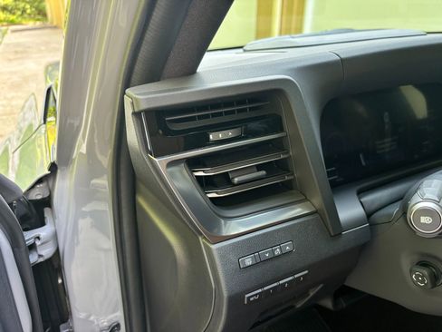 Used 2025 Lexus GX 550 w/ Accessory Package (2T) AWD/4WD image 15
