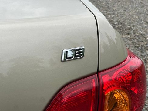Used 2010 Toyota Corolla LE FWD image 4