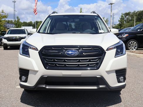 Used 2024 Subaru Forester Premium AWD/4WD image 3