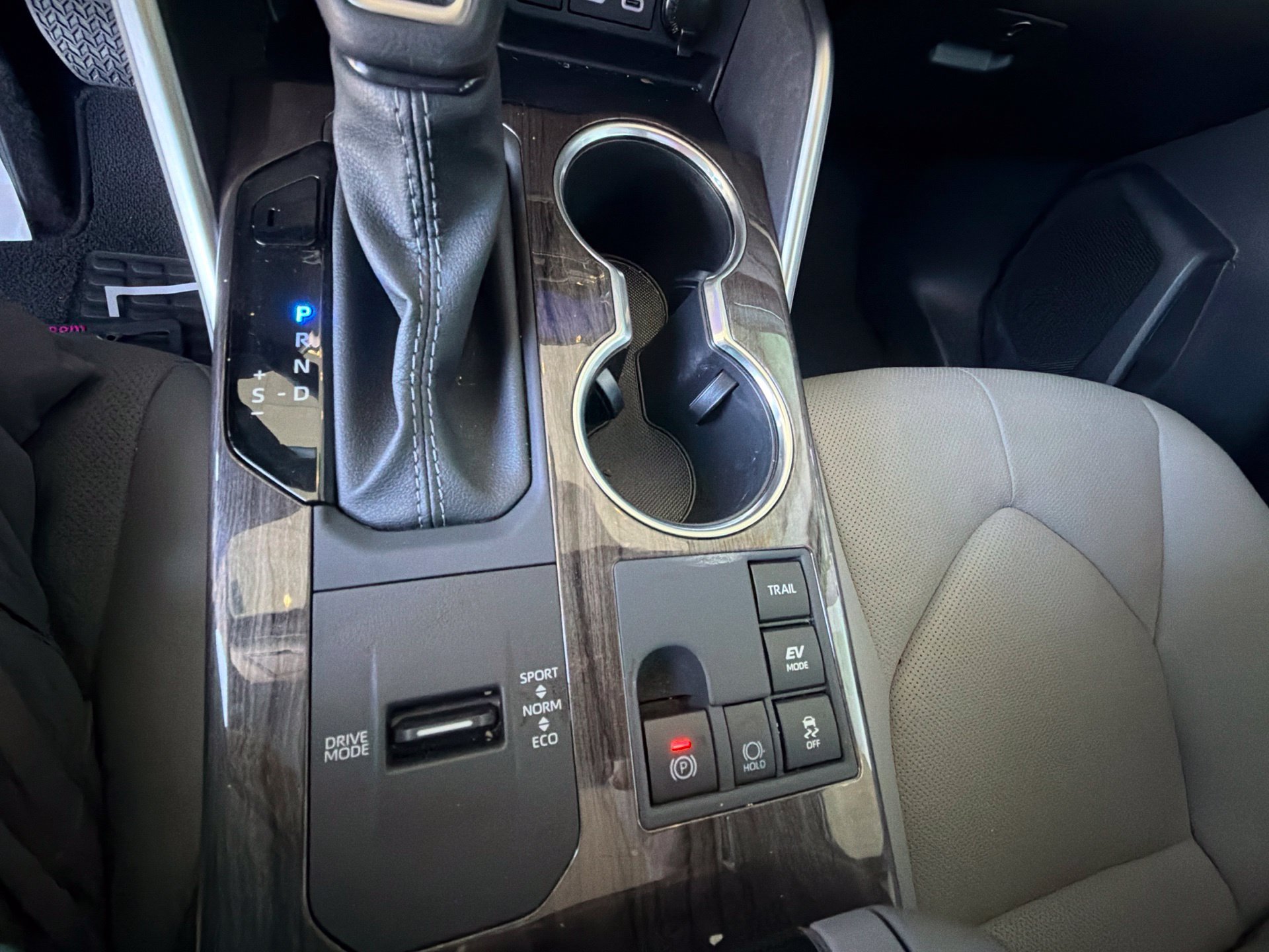 Certified 2026 Toyota Highlander Limited AWD/4WD image 22