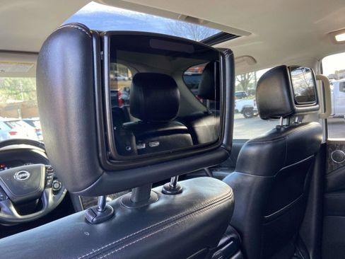 Used 2021 Nissan Armada Platinum image 4