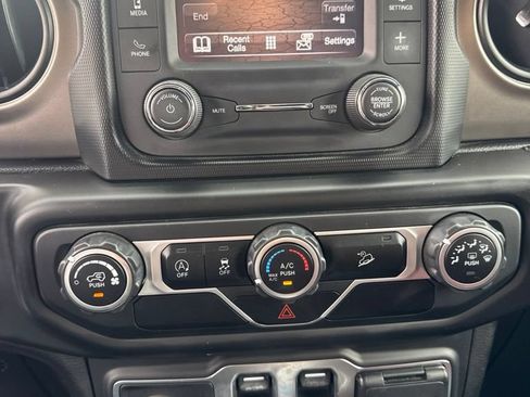 Used 2020 Jeep Wrangler Sport AWD/4WD image 4