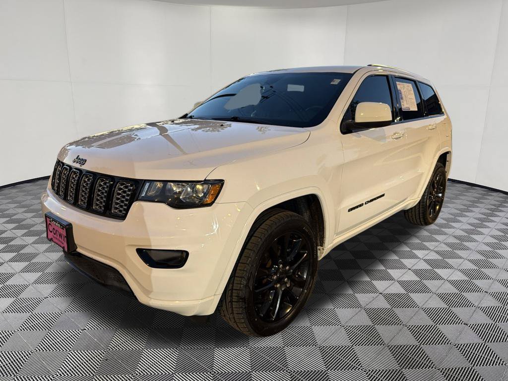 Used 2020 Jeep Grand Cherokee Altitude AWD/4WD image 3