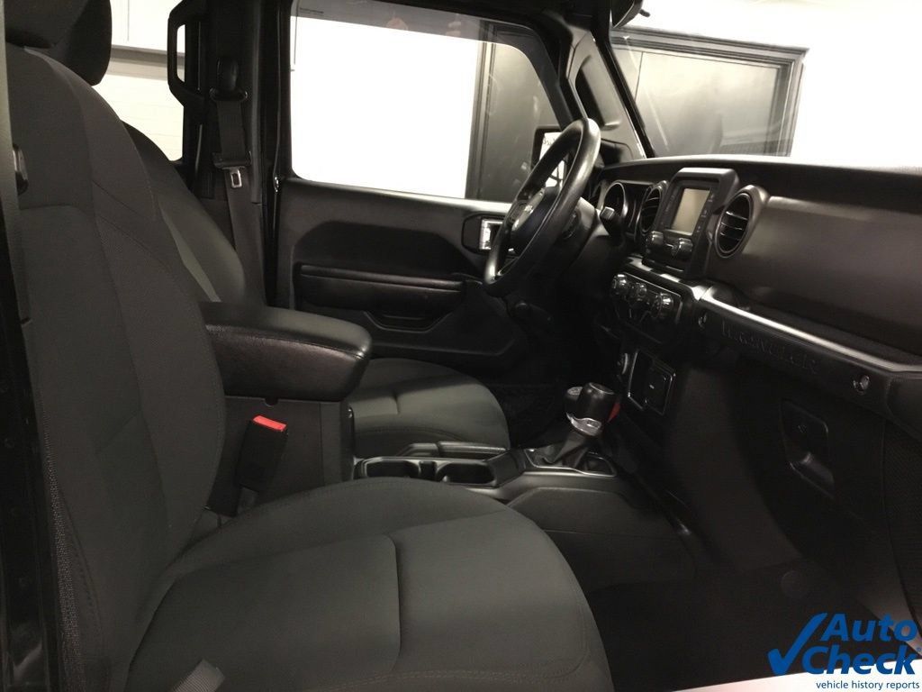 Used 2021 Jeep Wrangler Unlimited Sport AWD/4WD image 39