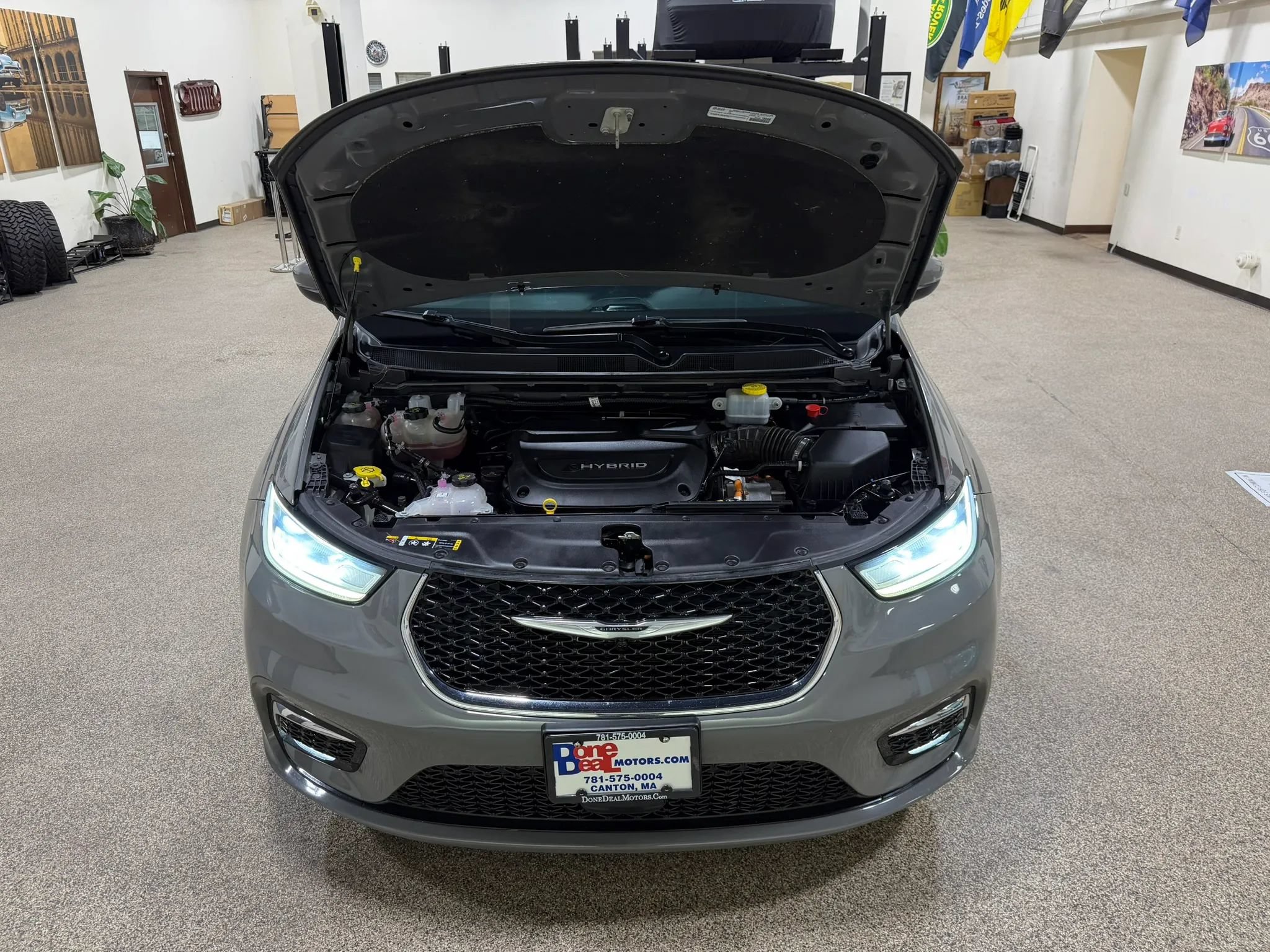 Used 2023 Chrysler Pacifica Touring-L FWD image 56