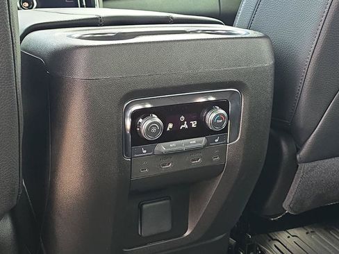 Used 2025 GMC Yukon Denali w/ Denali Reserve Package AWD/4WD image 20