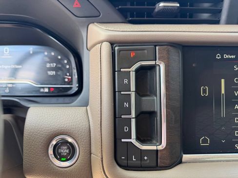 Used 2023 GMC Yukon Denali w/ Denali Reserve Package AWD/4WD image 43