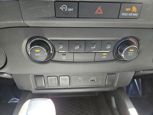 Used 2024 Nissan Frontier S RWD image 19