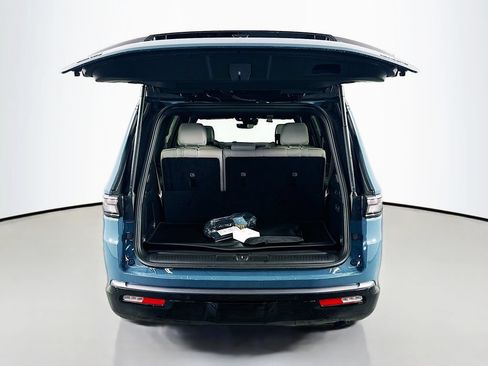 New 2026 Jeep Grand Wagoneer Limited w/ Premium Group II AWD/4WD image 16