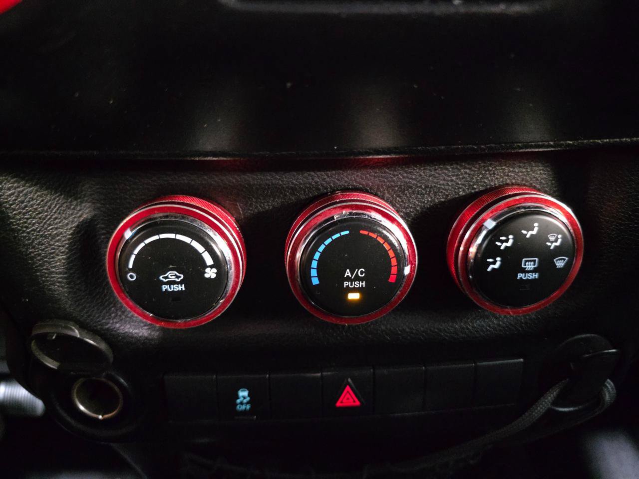 Used 2013 Jeep Wrangler Sport w/ Connectivity Group AWD/4WD image 29