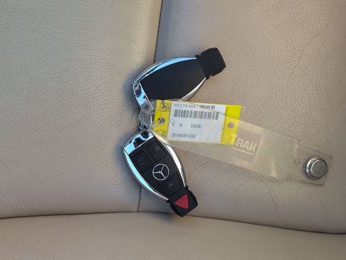 Used 2016 Mercedes-Benz SLK 300 image 33