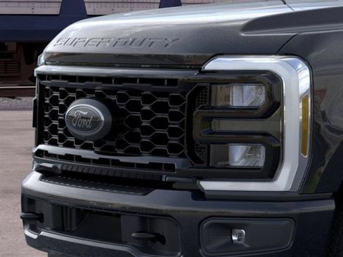 New 2026 Ford F250 XLT w/ XLT Premium Package AWD/4WD image 17