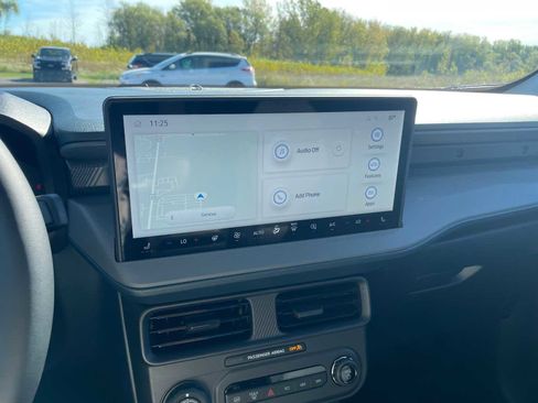 New 2025 Ford Maverick Lariat w/ Black Appearance Package image 17