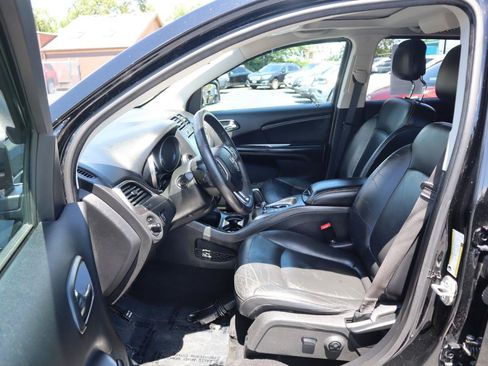 Used 2018 Dodge Journey Crossroad w/ Nav & Sun Group FWD image 19