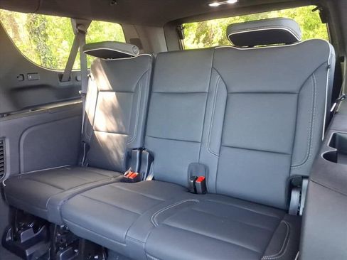 New 2026 Chevrolet Suburban Premier AWD/4WD image 17
