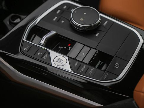 Certified 2023 BMW 330i Sedan w/ Driving Assistance Package image 18