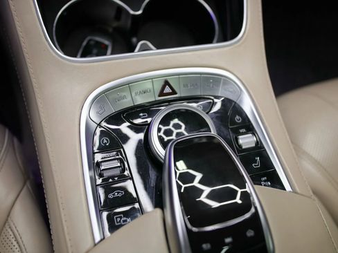 Used 2019 Mercedes-Benz S 560 Sedan w/ AMG Line Exterior image 41