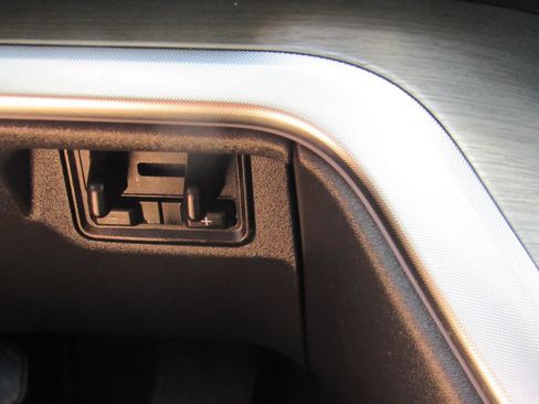 Used 2025 Ford Expedition Max Platinum AWD/4WD image 33