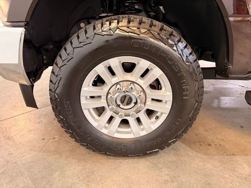 Used 2019 Ford F250 XLT w/ XLT Value Package image 14