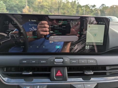 New 2025 Kia K4 GT-Line w/ GT-Line Premium Package FWD image 21