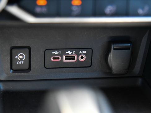 Used 2024 Nissan Sentra SV FWD image 22