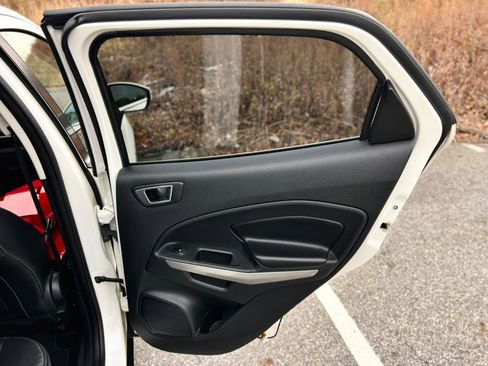 Used 2019 Ford EcoSport Titanium image 15