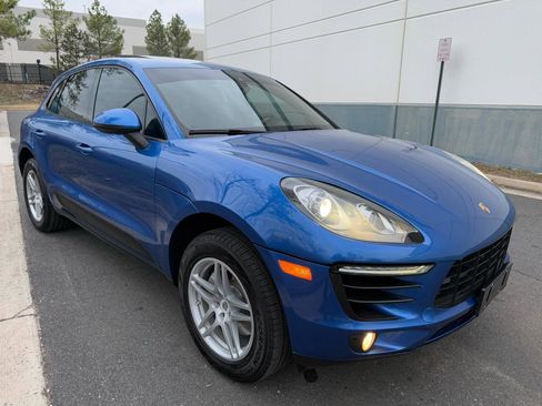 Used 2018 Porsche Macan AWD/4WD image 11