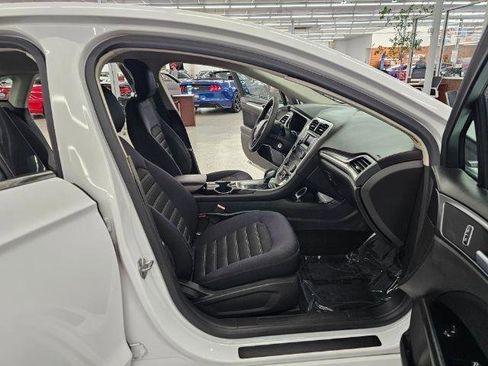 Used 2014 Ford Fusion SE FWD image 30