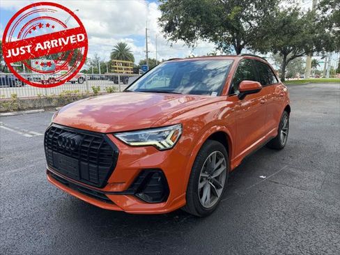 Used 2022 Audi Q3 2.0T Premium Plus w/ Premium Plus Package AWD/4WD image 2