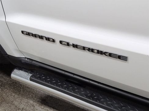 Certified 2020 Jeep Grand Cherokee Limited w/ Premium Lighting Group image 11