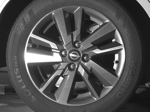 Used 2025 Nissan Versa SV FWD image 15