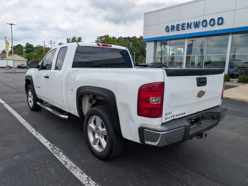 Used 2010 Chevrolet Silverado 1500 W/T RWD image 3