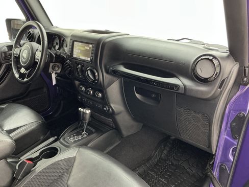 Used 2017 Jeep Wrangler Unlimited Sahara image 24