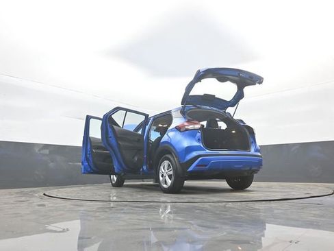 Used 2023 Nissan Kicks S FWD image 45