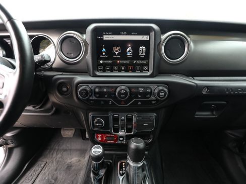Used 2023 Jeep Wrangler Unlimited Rubicon 4xe w/ Steel Bumper Group AWD/4WD image 16