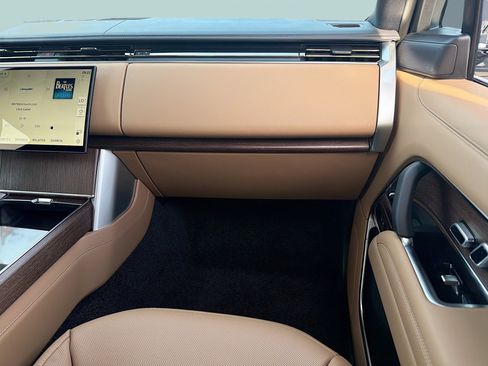 New 2026 Land Rover Range Rover SE image 19