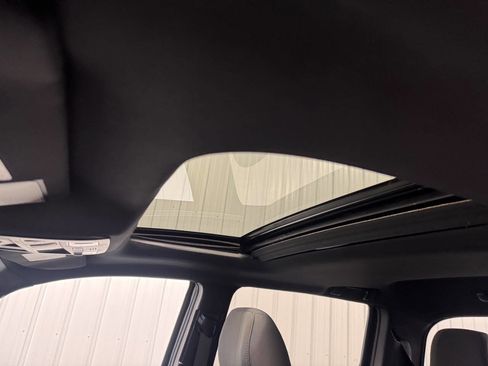 Used 2016 Toyota Tacoma TRD Off-Road image 11