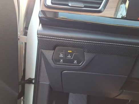 Used 2024 Volkswagen Atlas SE image 14