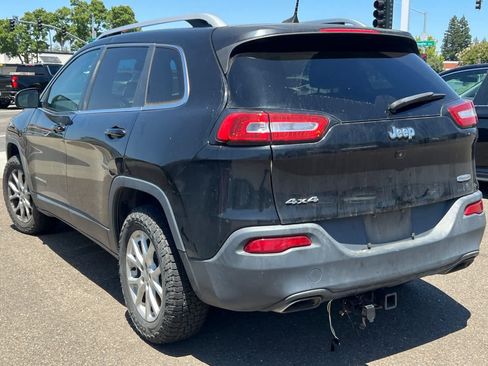 Used 2017 Jeep Cherokee Latitude w/ Comfort/Convenience Group AWD/4WD image 6