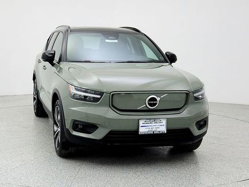 Certified 2022 Volvo XC40 P8 Recharge Plus image 2